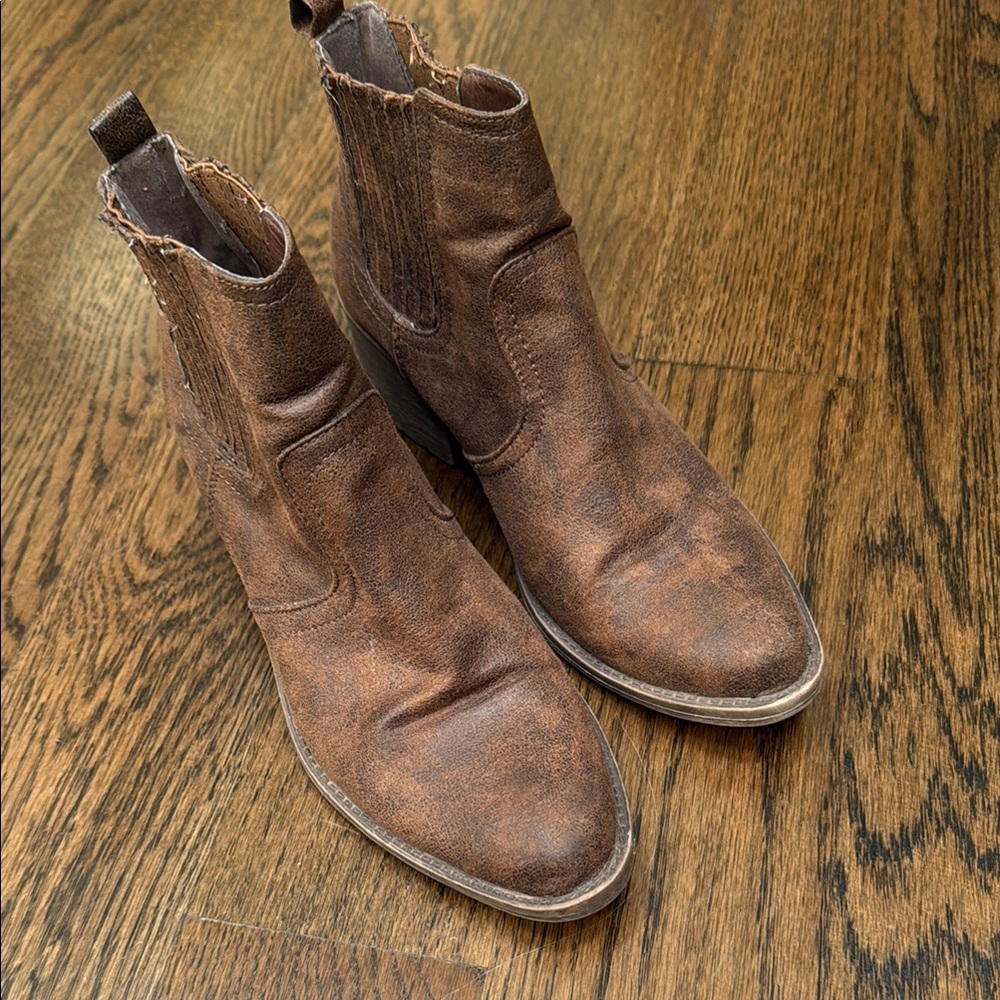 ❤️Volatile Brown Ankle Boots Distressed Leather Chelsea Style